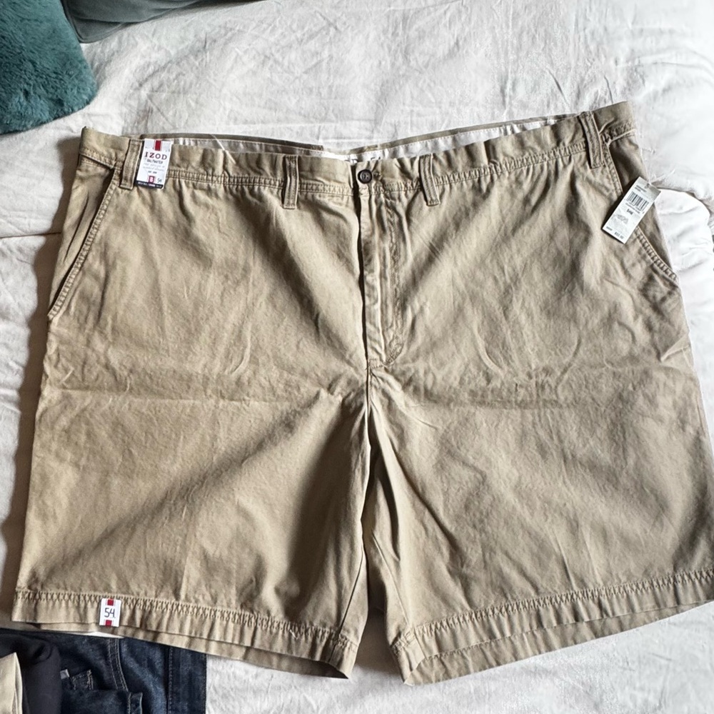 NWT Izod Men's Khaki Saltwater Flat Front Shorts